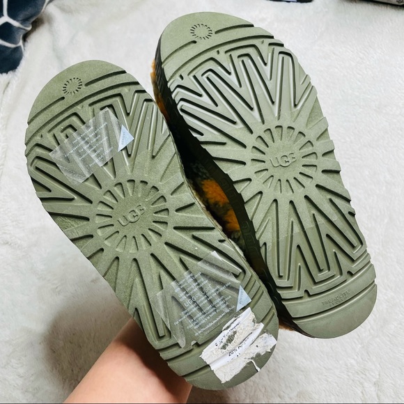 UGG Fluffita Cali Collage slipper slides in olive - Picture 3 of 8